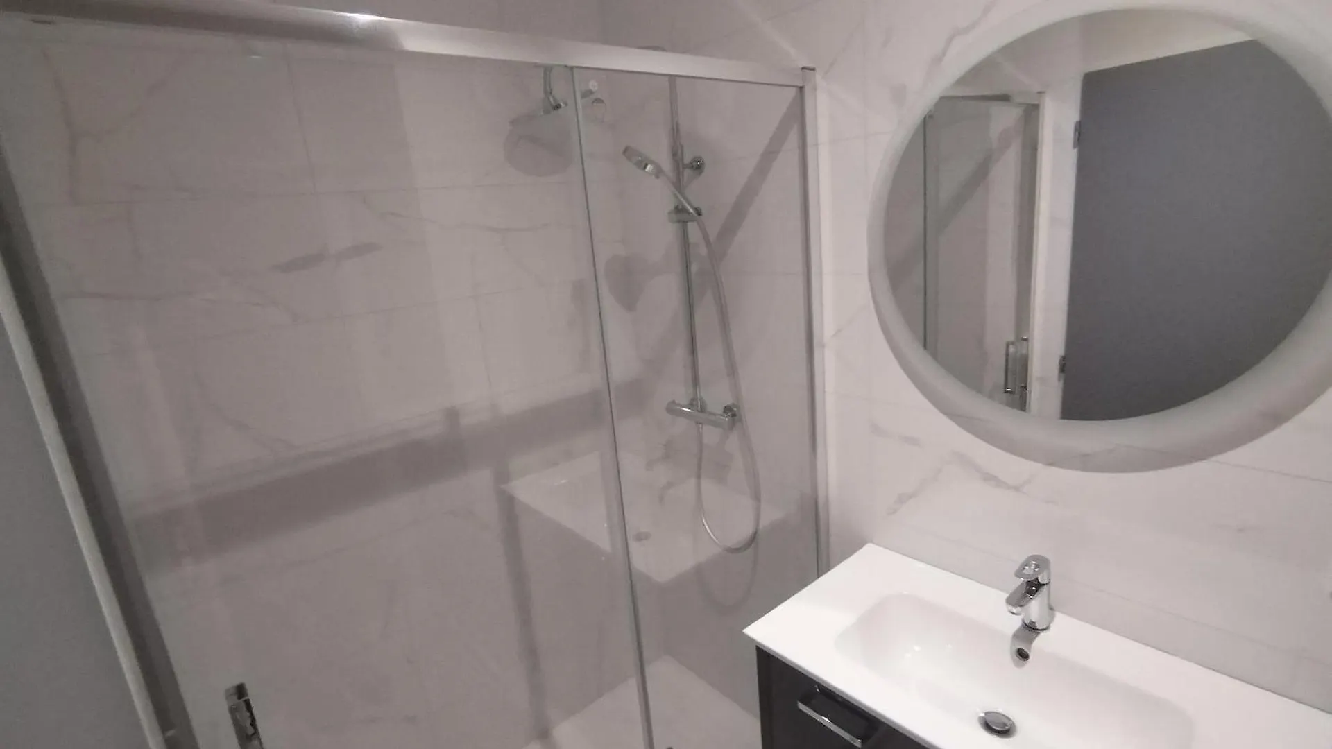 Appartements Avec Garage Prive - Latre Location Lourdes 0*,