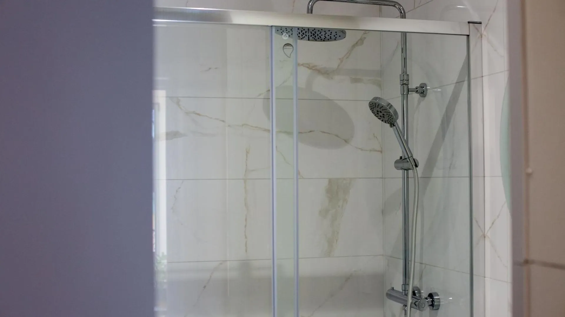 Appartements Avec Garage Prive - Latre Location Lourdes France